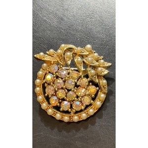 CORO SIGNED PEGASUS AB RHINESTONE PEARL FLOWER 1.5" BROOCH A1209